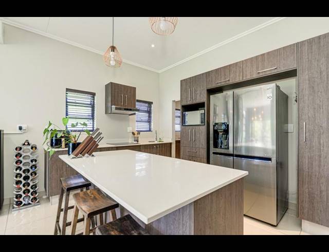 3 BEDROOM TOWNHOUSE FOR SALE IN BRYANSTON